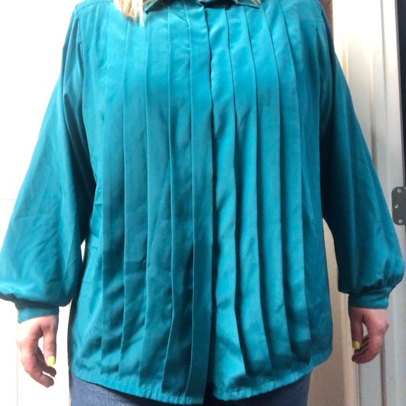 Vintage Pleated Blouse - Picture 4 of 6